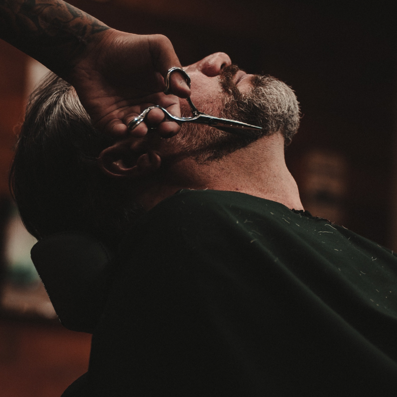 Corte de Cabello más Arreglo de Barba